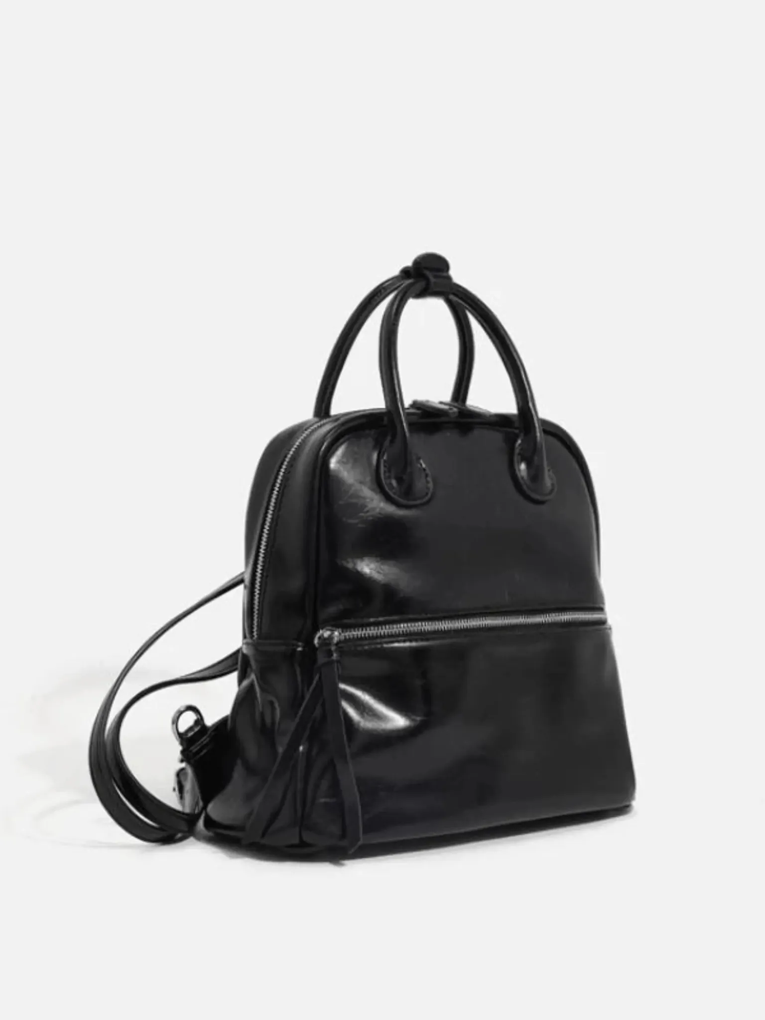 Maple | Chic Leather Backpack with Modern Zipper Detail