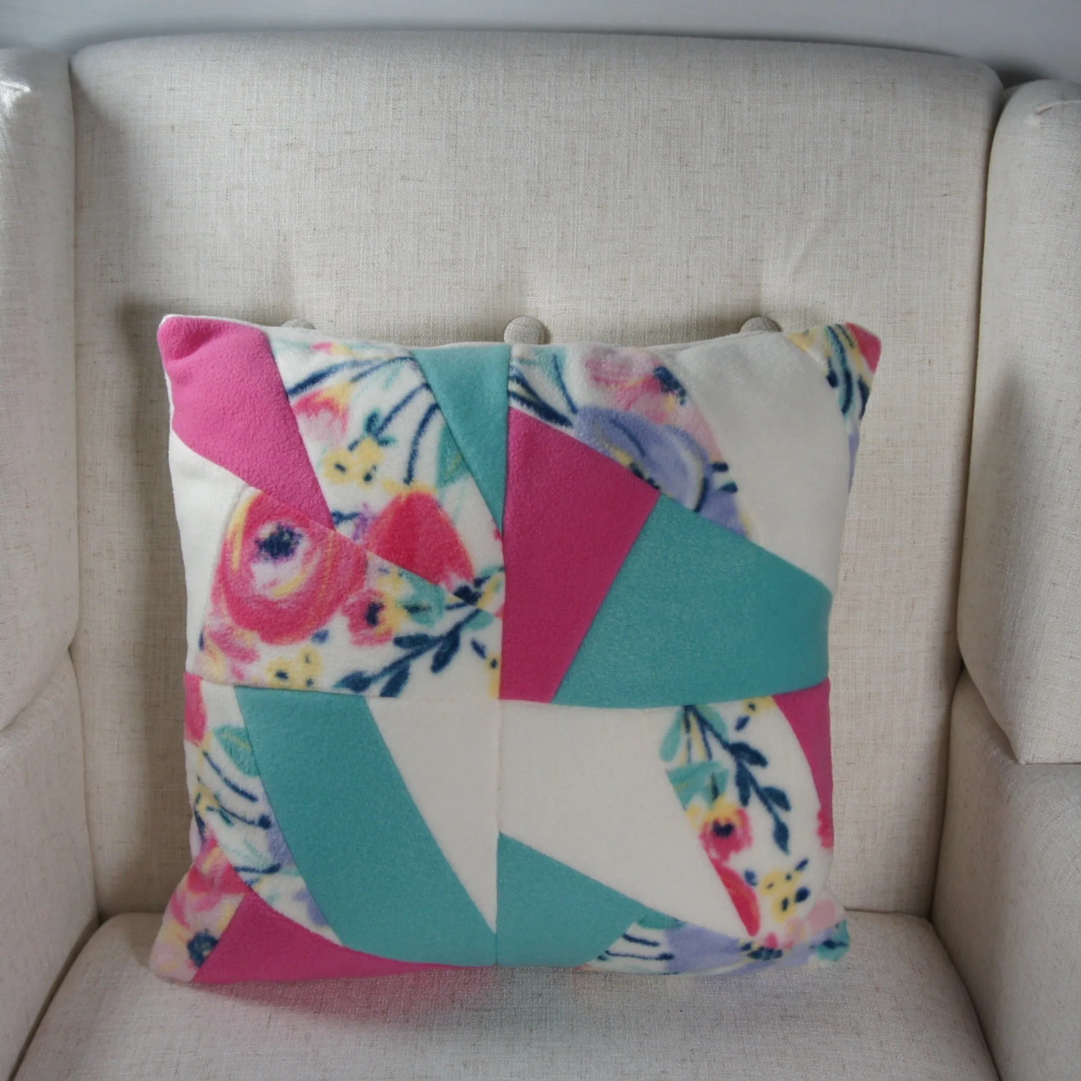 Pillows - Accent - Spring Flowers - 16 inch