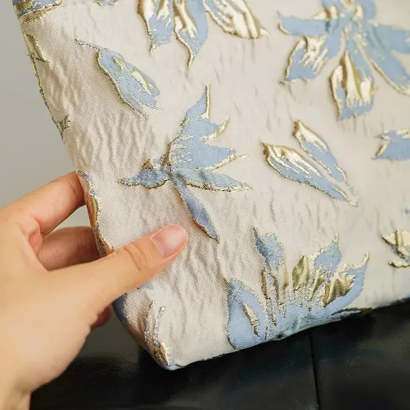 Women's Makeup Bag Blue Floral Large Capacity Makeup Bag Portable Canvas Clutch Bag
